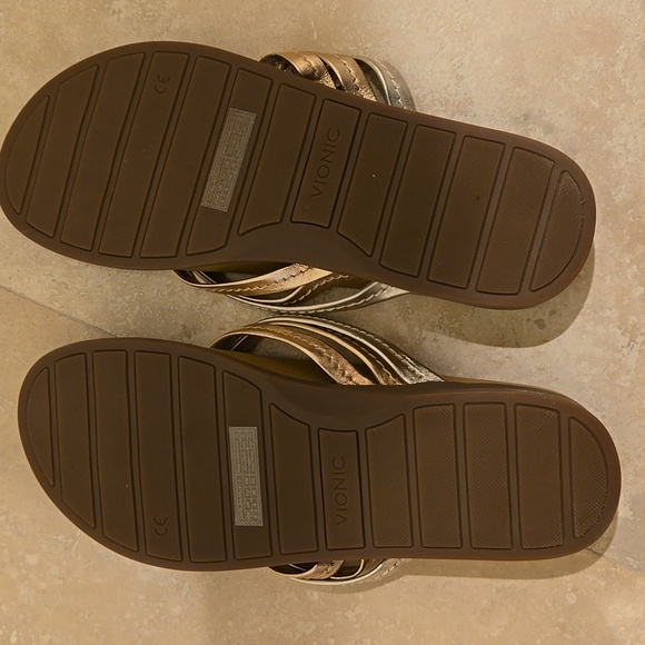 Vionic Palm Catalina Silver Gold Sandals Sz 8 - Picture 5 of 7